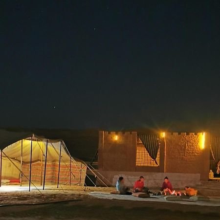 Desert Wonders Camp Ḩawīyah Buitenkant foto