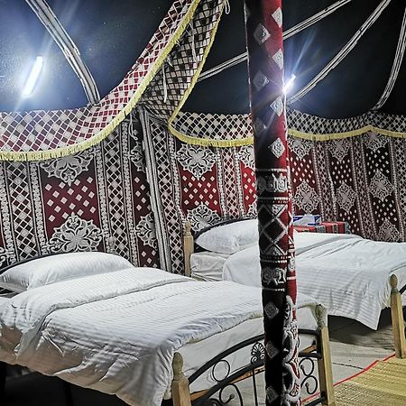 Desert Wonders Camp Ḩawīyah Buitenkant foto