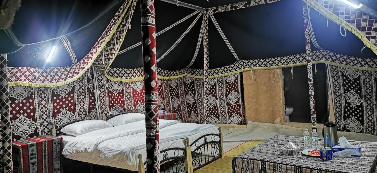 Desert Wonders Camp Ḩawīyah Buitenkant foto