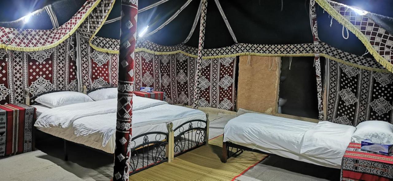 Desert Wonders Camp Ḩawīyah Buitenkant foto