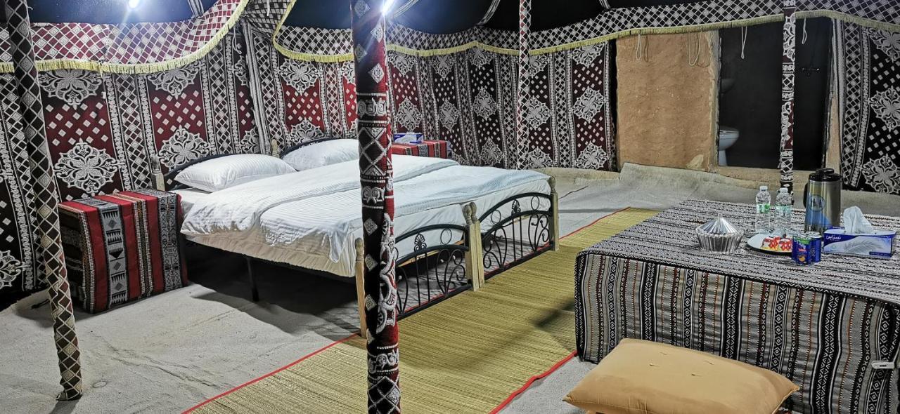 Desert Wonders Camp Ḩawīyah Buitenkant foto