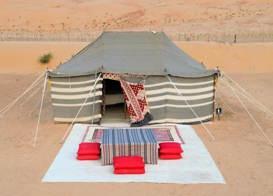 Desert Wonders Camp Ḩawīyah Buitenkant foto