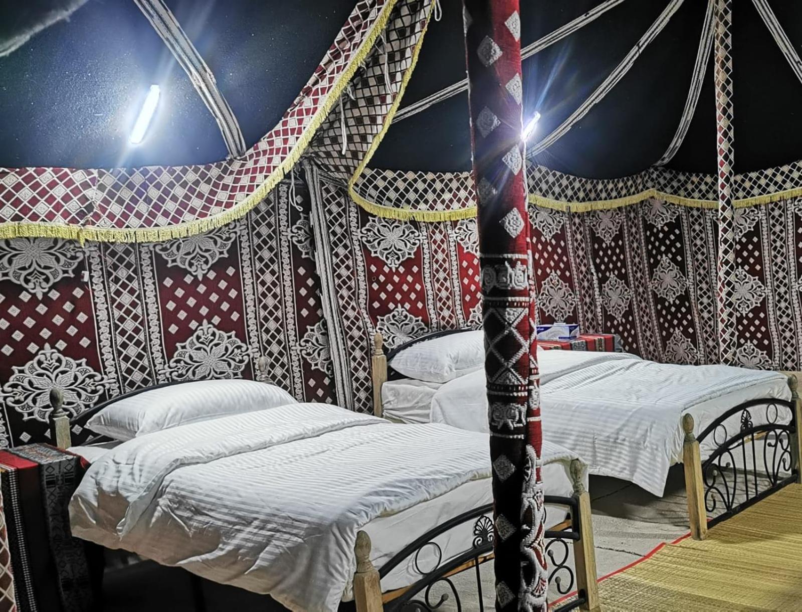 Desert Wonders Camp Ḩawīyah Buitenkant foto