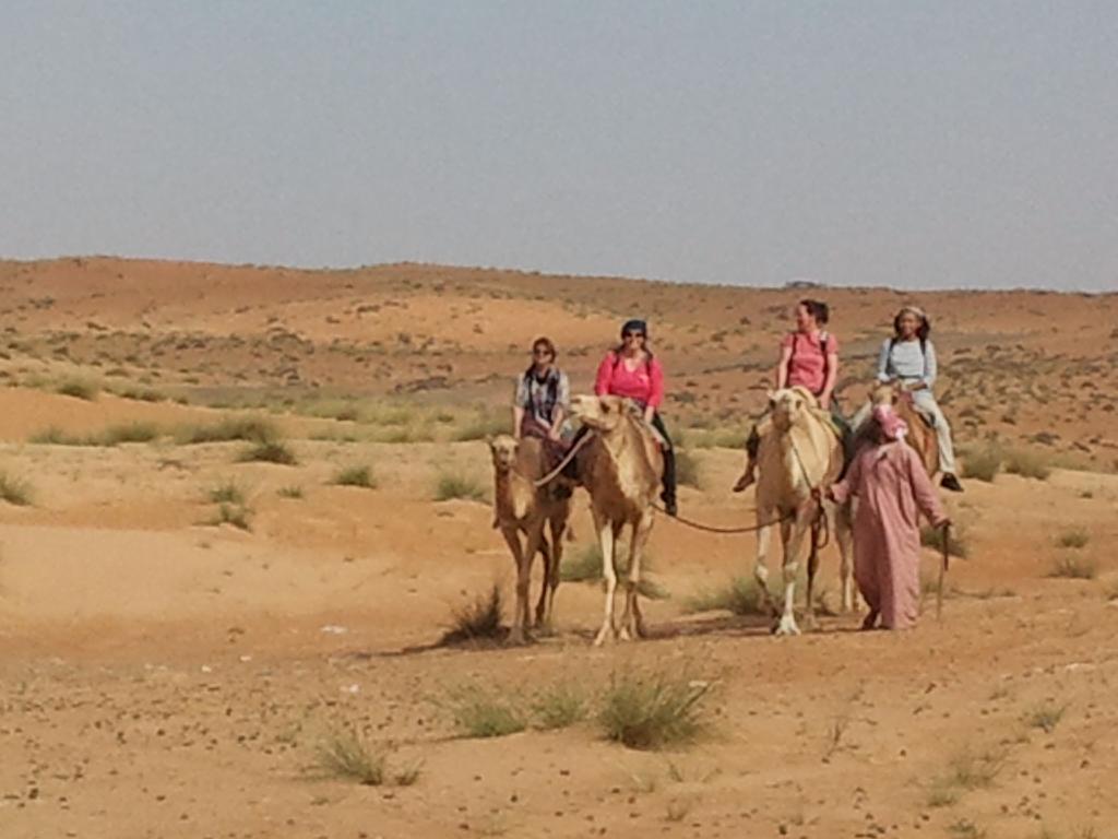 Desert Wonders Camp Ḩawīyah Buitenkant foto