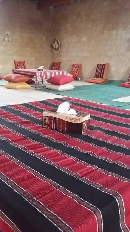 Desert Wonders Camp Ḩawīyah Buitenkant foto