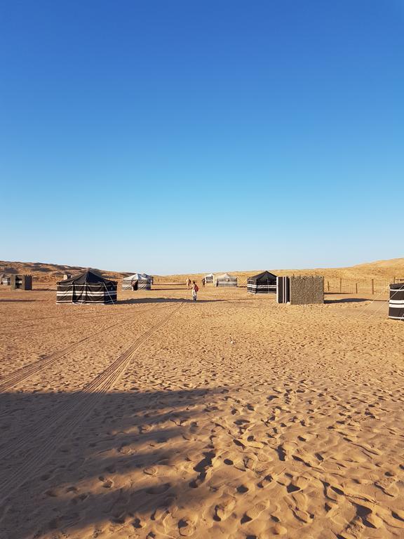 Desert Wonders Camp Ḩawīyah Buitenkant foto