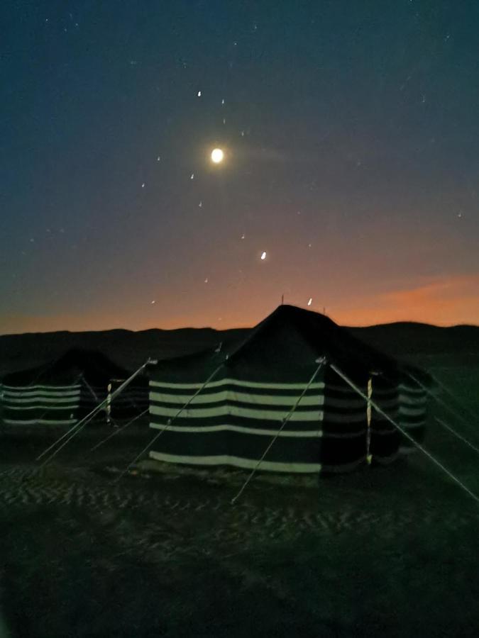 Desert Wonders Camp Ḩawīyah Buitenkant foto